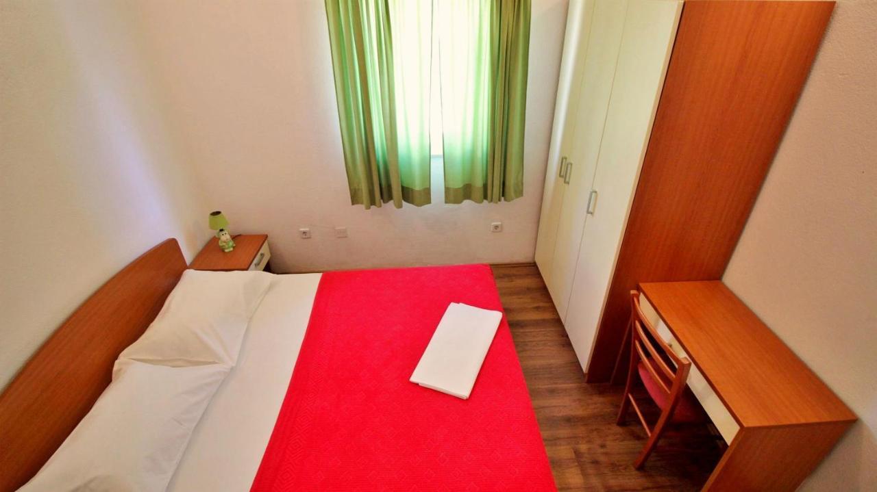 Apartments Marko Nemira Omiš Екстериор снимка