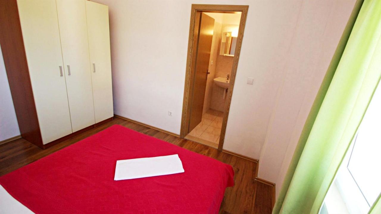 Apartments Marko Nemira Omiš Екстериор снимка