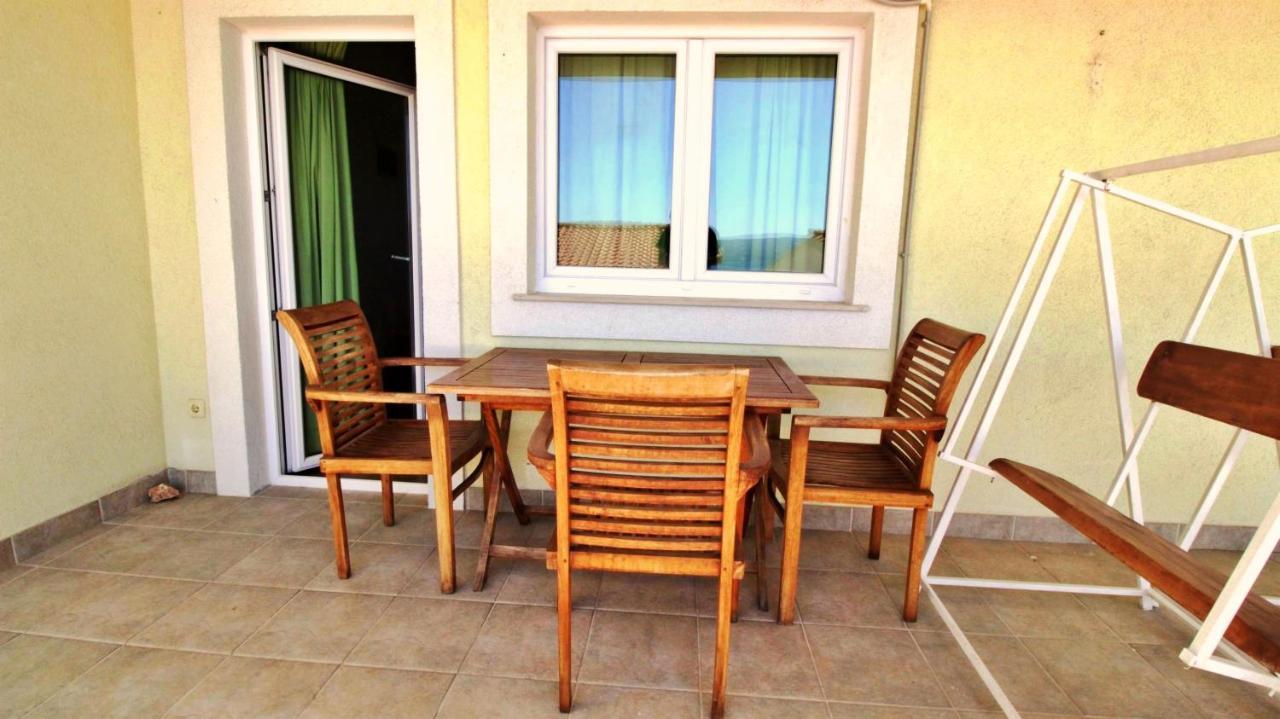 Apartments Marko Nemira Omiš Екстериор снимка