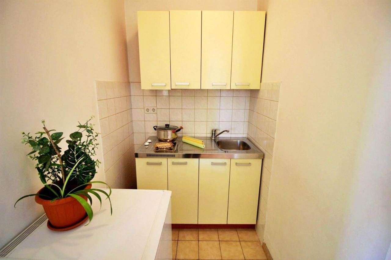 Apartments Marko Nemira Omiš Екстериор снимка