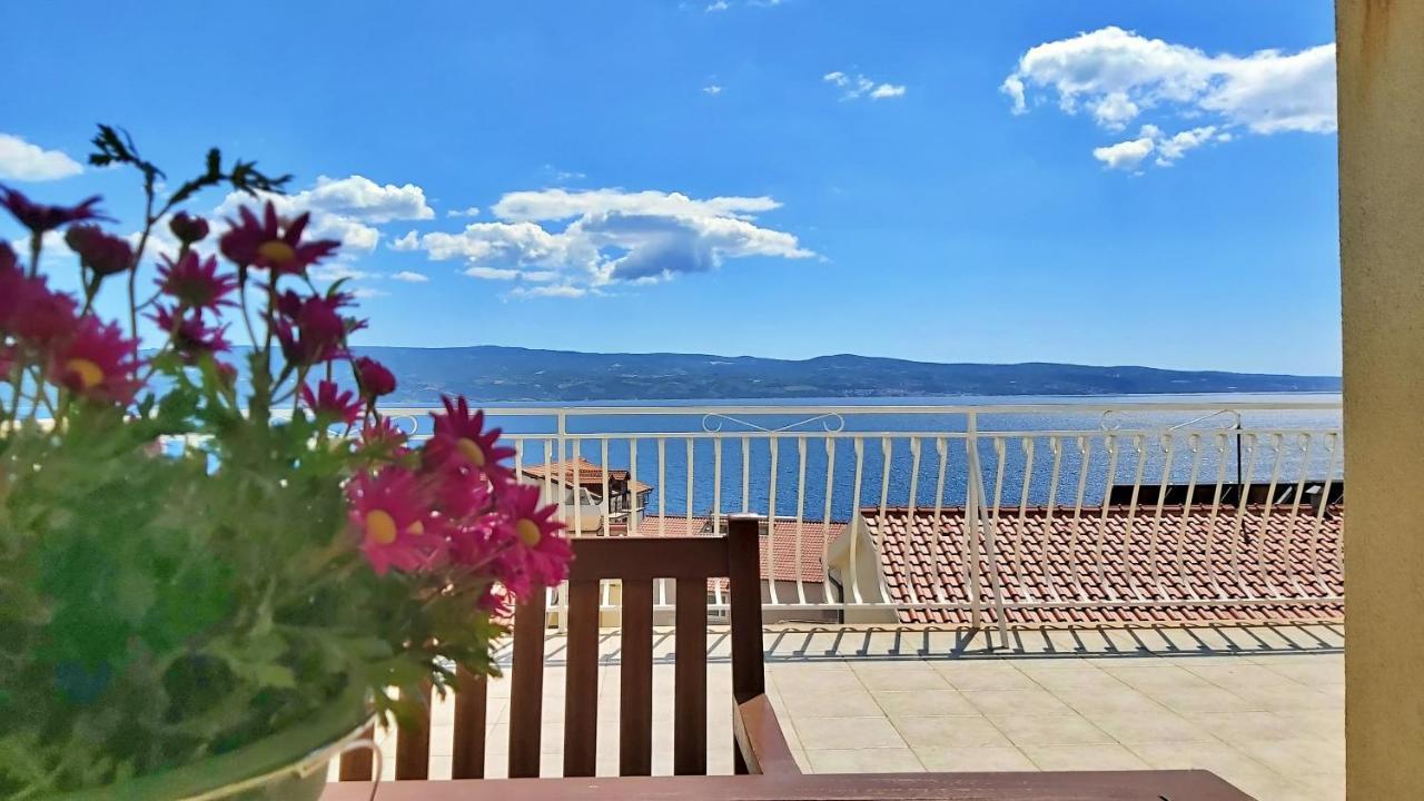 Apartments Marko Nemira Omiš Екстериор снимка